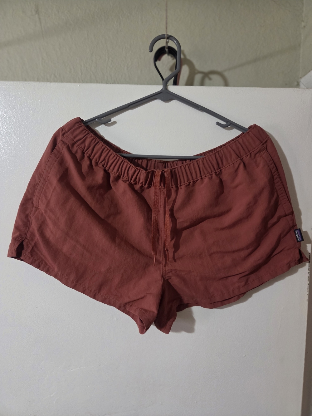 Patagonia Barely Baggies Women's Rust-Red Elastic Waist Athletic Shorts